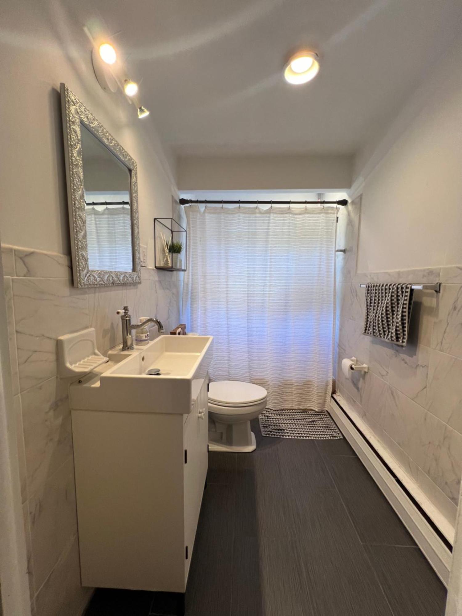 Апартаменты Peaceful 1Br Easy Commute, Urban Suburban Mix Feel In Бостон Экстерьер фото